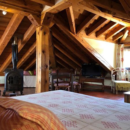 Apartamentos Lobiche Navafría 외부 사진