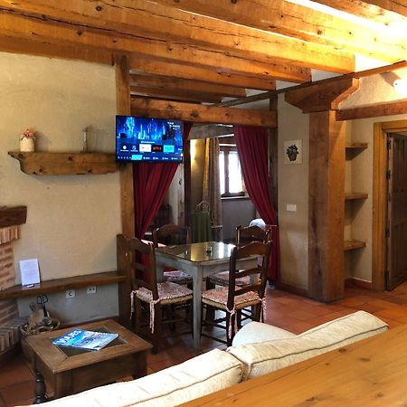 Apartamentos Lobiche Navafría 외부 사진
