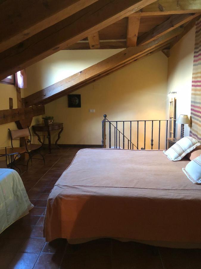 Apartamentos Lobiche Navafría 외부 사진