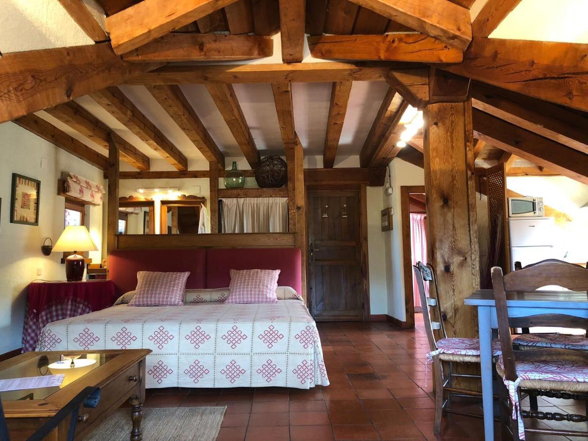 Apartamentos Lobiche Navafría 외부 사진