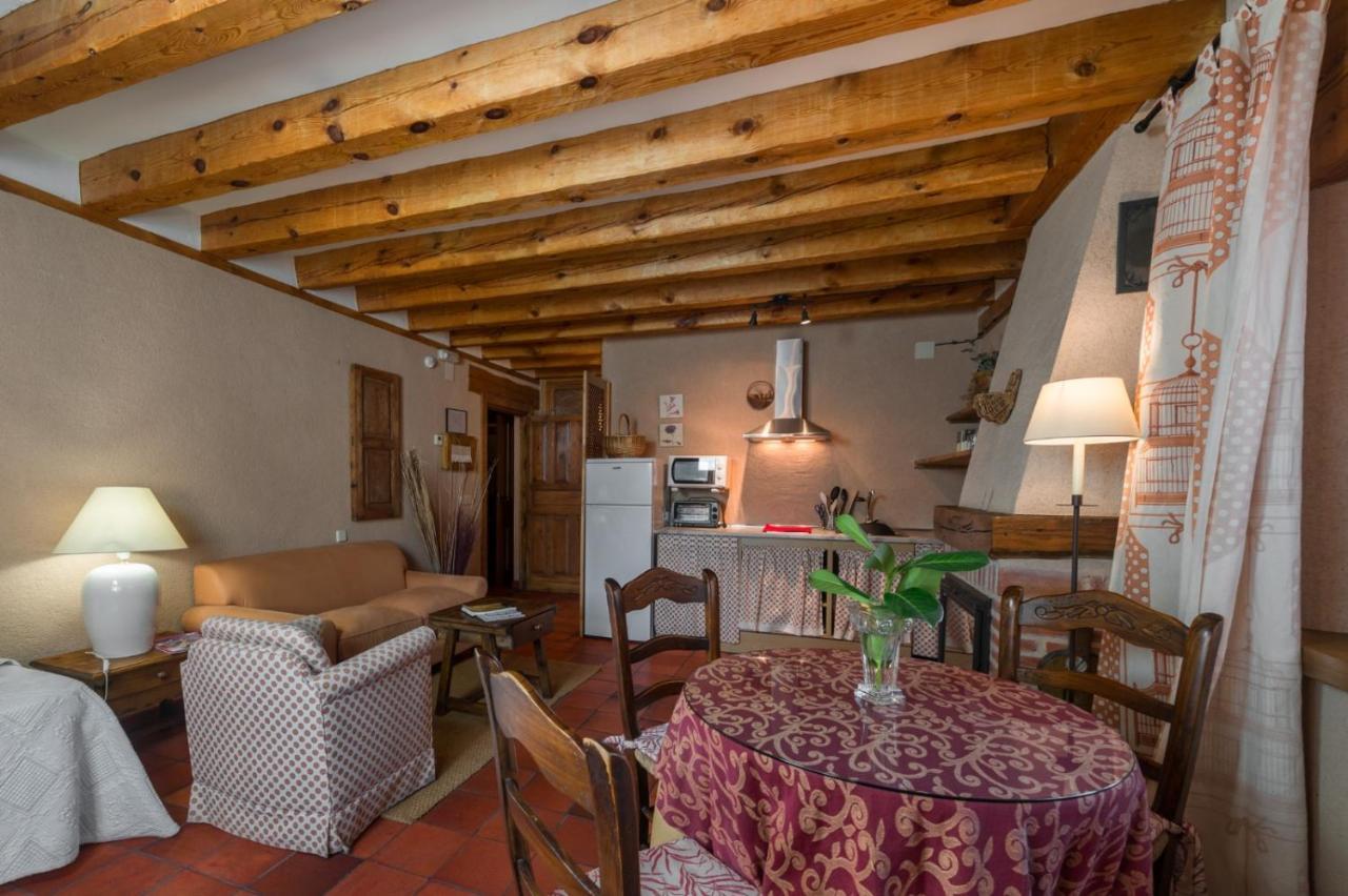 Apartamentos Lobiche Navafría 외부 사진