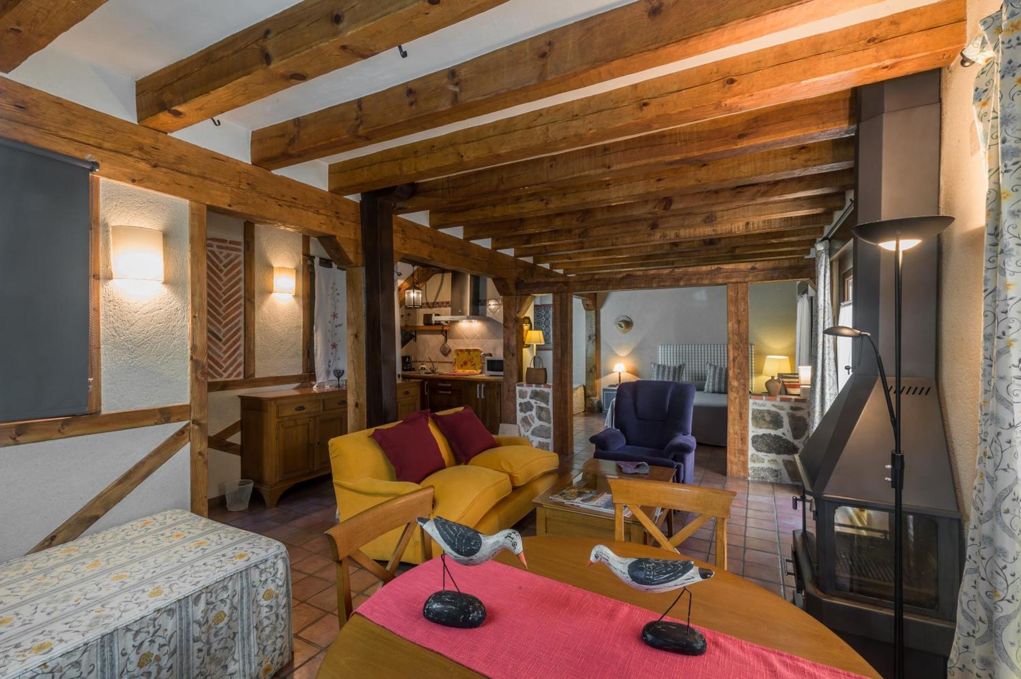 Apartamentos Lobiche Navafría 외부 사진